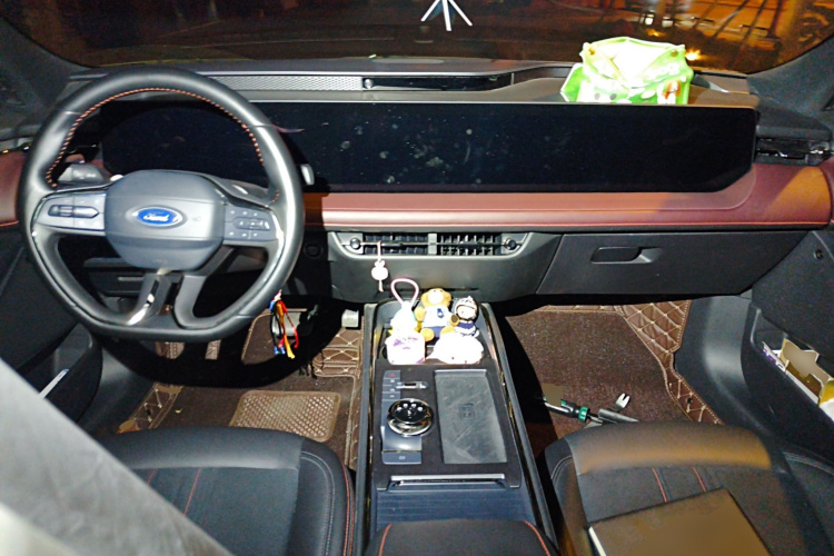 福特 蒙迪欧 2022款 EcoBoost 245 至尊型中控内饰12