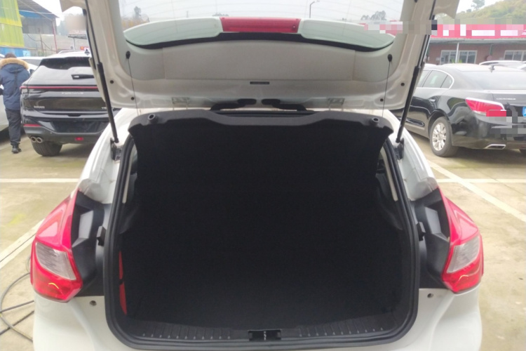 福特 福克斯 2012款 两厢 1.6L 自动风尚型机舱底盘23