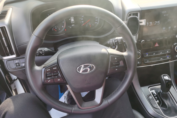 北京现代ix35 2019款 2.0L 自动两驱智勇·畅享版 国VI中控内饰13