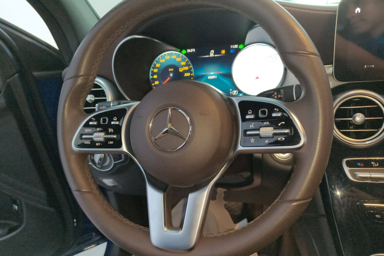 奔驰GLC 2021款 GLC 260 L 4MATIC 动感型中控内饰13