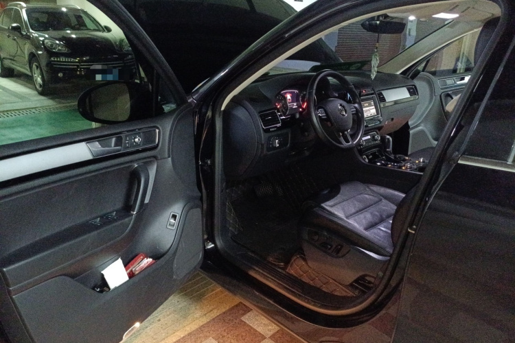 大众 途锐 2017款 3.0TSI 拓野型中控内饰7003