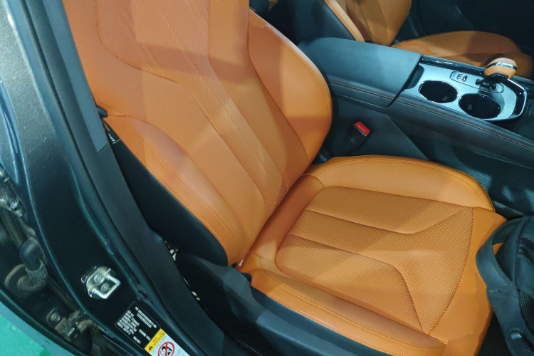 长安UNI-V 2025款 第三代 2.0T 劲擎型局部细节41