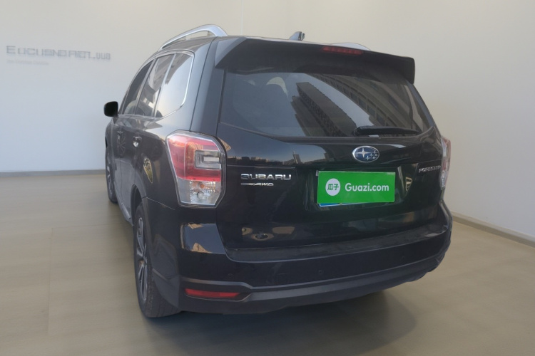 斯巴鲁 森林人 2016款 2.0i 时尚导航版车身外观5