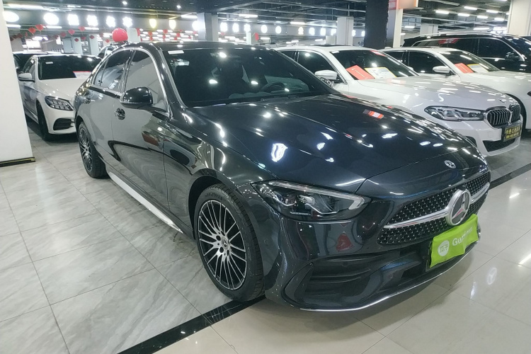 奔驰C级 2023款 C 200 L 运动版车身外观3
