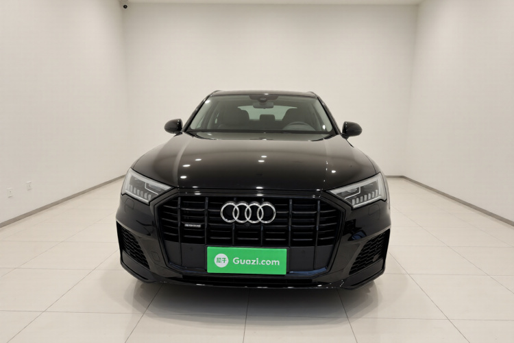 奥迪Q7 2022款 55 TFSI quattro S line运动型车身外观2