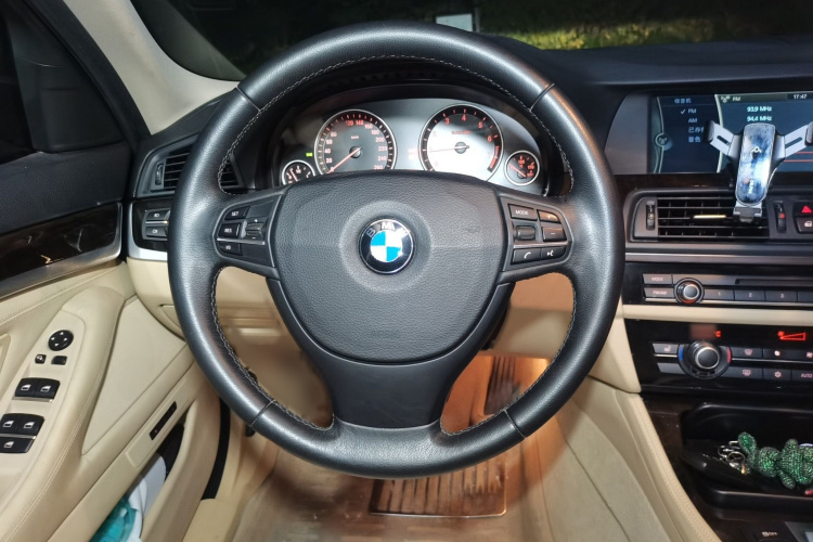 宝马5系 2011款 523Li 豪华型局部细节13