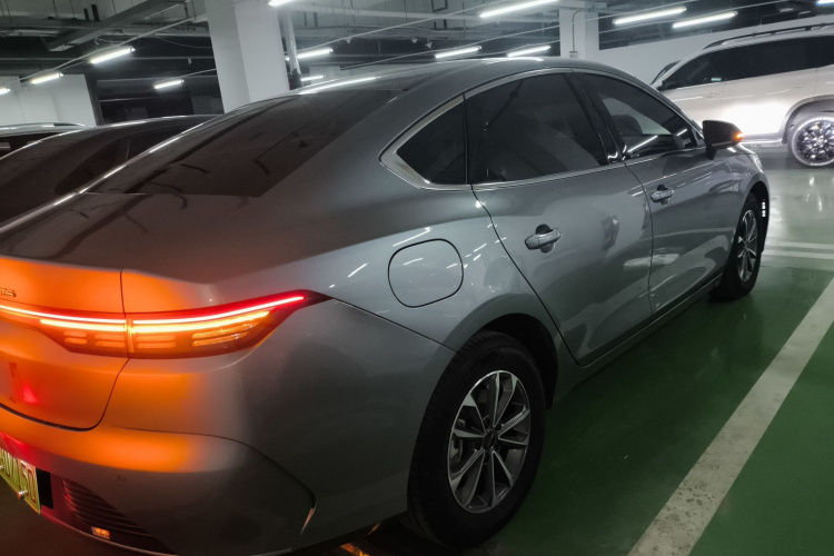 比亚迪 驱逐舰05 2024款 荣耀版 DM-i 55KM 豪华型车身外观7