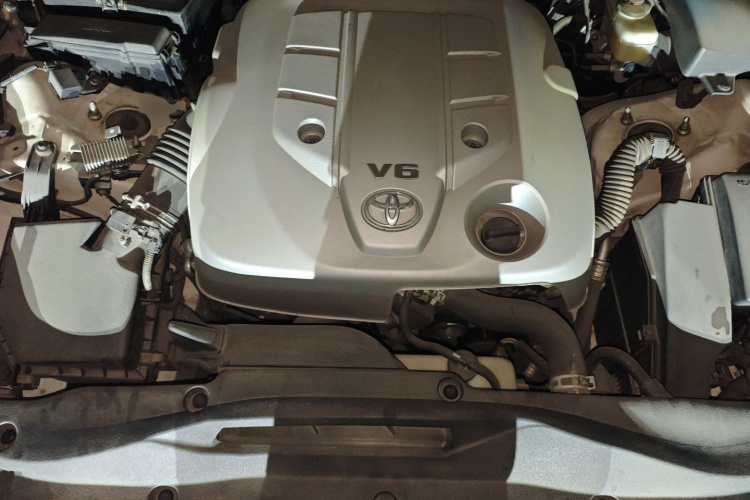 丰田 皇冠 2015款 2.5L 智享版局部细节24