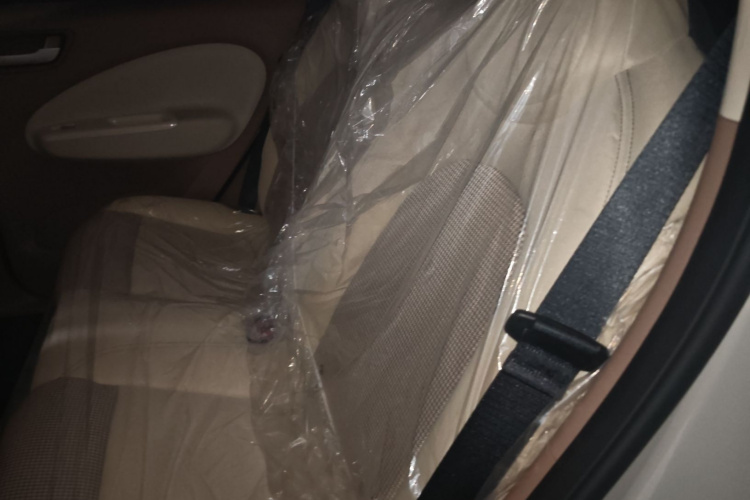 五菱汽车 宏光MINIEV 2025款 四门版 进阶款中控内饰7004