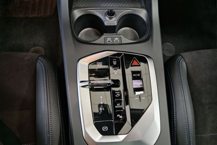 宝马2系 2025款 225L M运动曜夜套装局部细节18