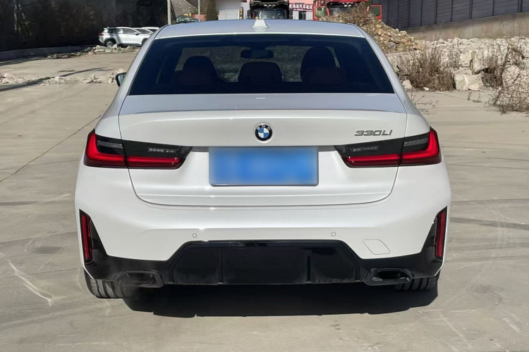 宝马3系 2025款 330Li M运动曜夜套装车身外观6009