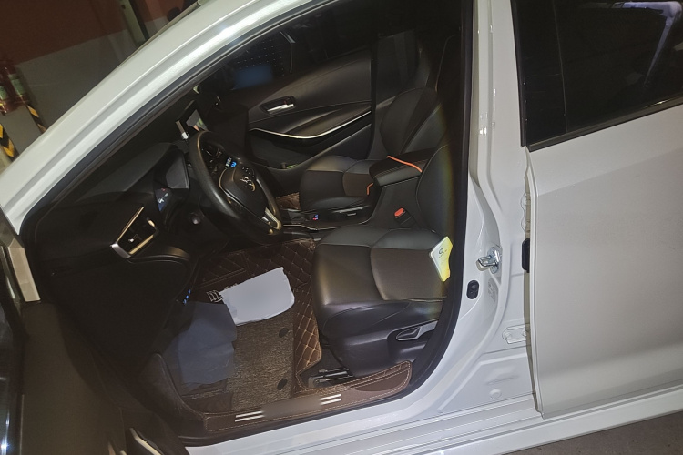 丰田 凌尚 2023款 2.0L 豪华版中控内饰19