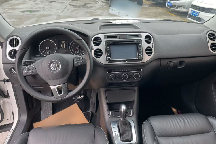 大众 途观 2016款 300TSI 自动两驱舒适版中控内饰7005