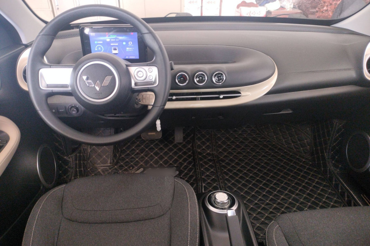 五菱汽车 五菱缤果 2023款 203km 轻享款中控内饰7002