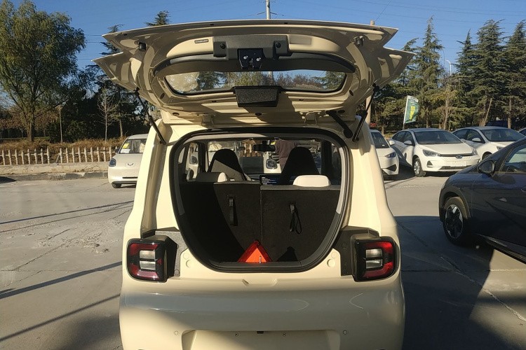 吉利银河 熊猫 2025款 210km 元气熊机舱底盘23