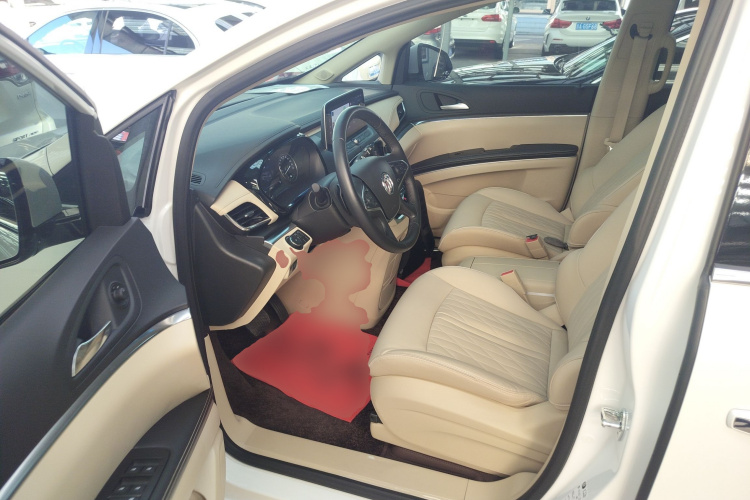 别克GL8 2023款 改款 陆上公务舱 豪华型中控内饰20