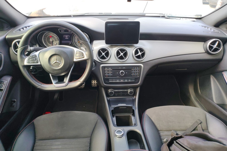 奔驰CLA 2015款 CLA 220 4MATIC中控内饰7002