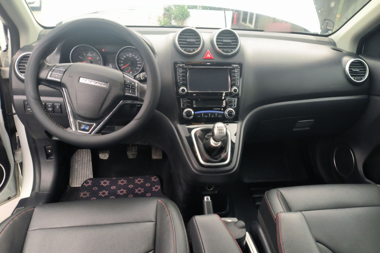 哈弗H6 2015款 升级版 1.5T 手动两驱精英型中控内饰7002