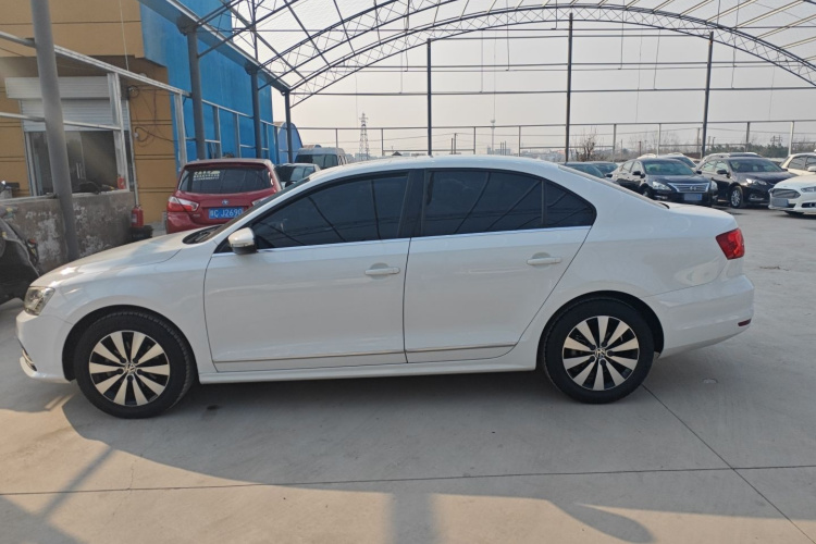 大众 速腾 2018款 1.6L 自动舒适型车身外观4