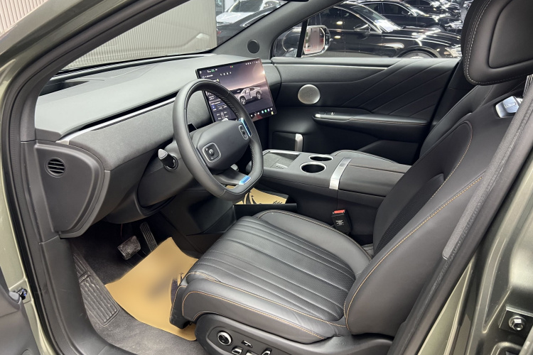 长安启源E07 2025款 纯电 四驱 90kWh Ultra高性能版中控内饰7007