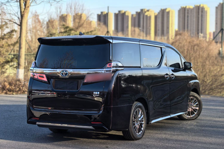 丰田 威尔法 2021款 皇冠 双擎 2.5L HV至尊版车身外观6002