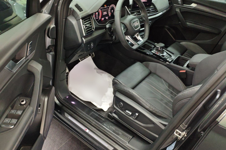 奥迪Q5L 2024款 40 TFSI 豪华动感型中控内饰20