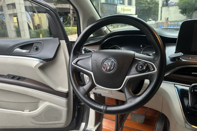 别克GL8 2021款 陆上公务舱 652T 舒适型局部细节13