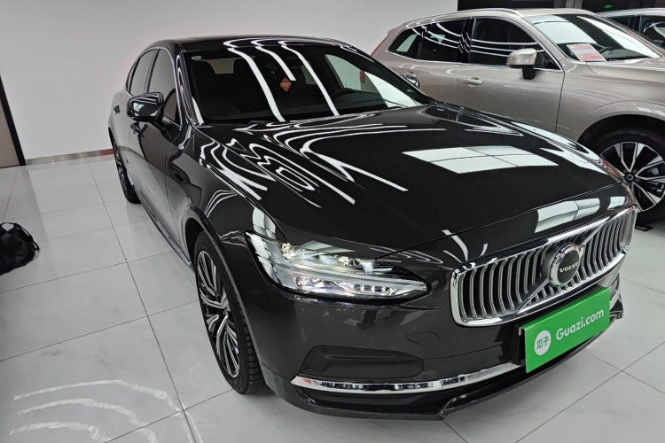 沃尔沃S90 2025款 B5 智远豪华版车身外观3