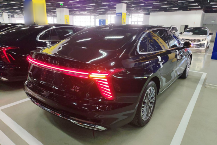 红旗H5 2023款 2.0T 自动智联旗畅版车身外观6005