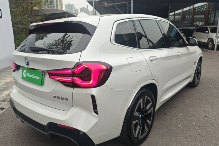 宝马iX3 2022款 改款 领先型车身外观7