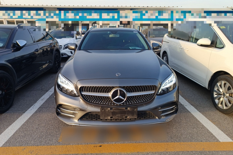 奔驰C级 2020款 C 260 L 运动版车身外观2