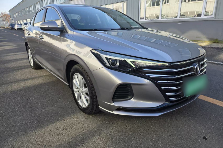 长安 逸动 2021款 PLUS 1.6L GDI 手动精英型车身外观6002