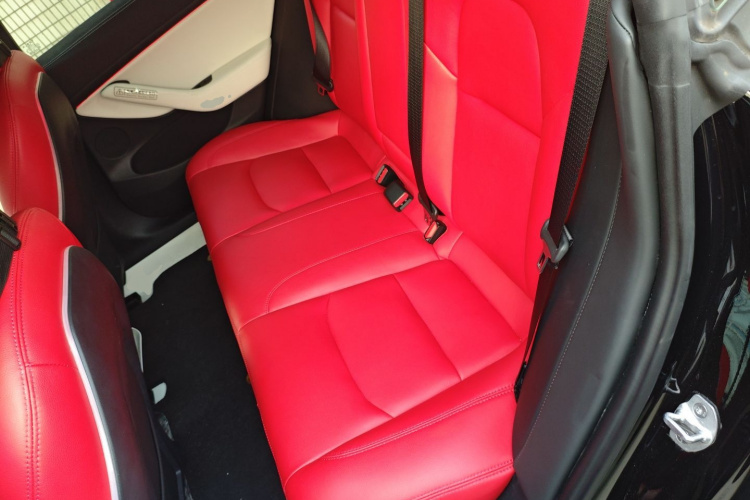 特斯拉 Model 3 2022款 后轮驱动版中控内饰21