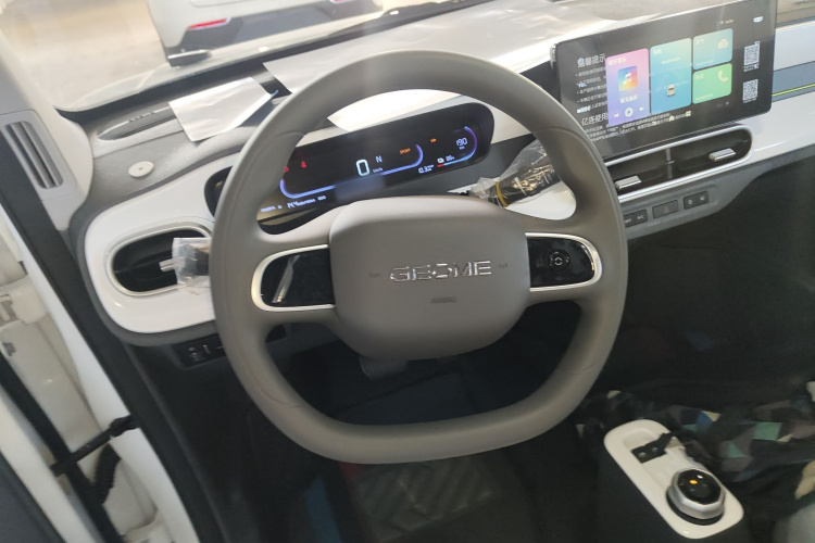 吉利银河 熊猫 2025款 210km 元气熊中控内饰13