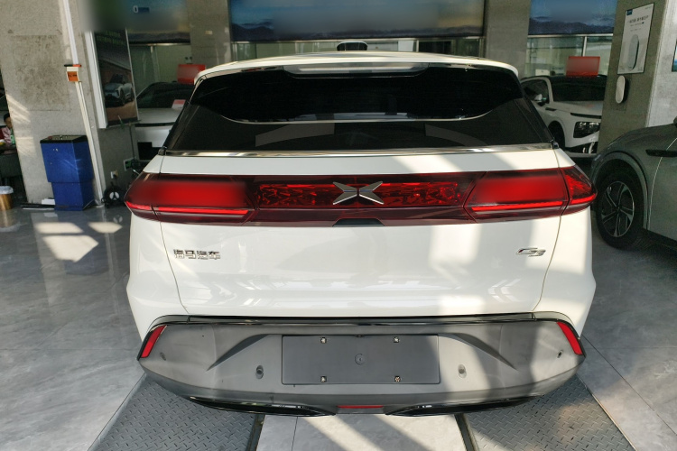 小鹏G3 2020款 520 尊享版车身外观6