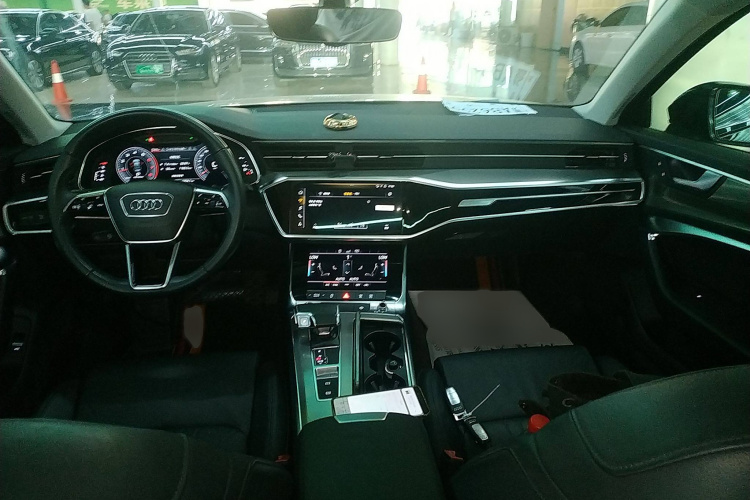 奥迪A6L 2019款 40 TFSI 豪华致雅型中控内饰7002