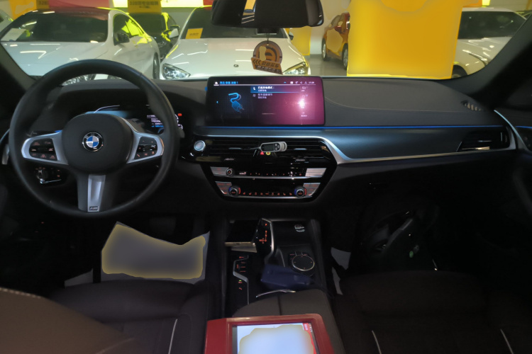 宝马5系新能源 2021款 535Le 先锋版M运动套装中控内饰7002