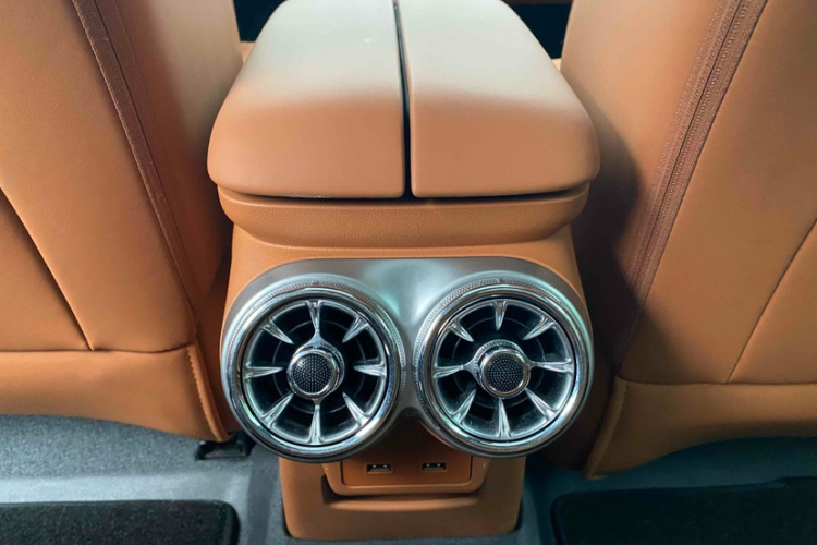 欧拉闪电猫 2022款 555km 尊贵版中控内饰7004