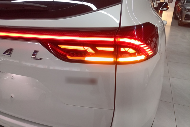 哈弗H6 2023款 国潮版 1.5T 自动都市版车身外观9