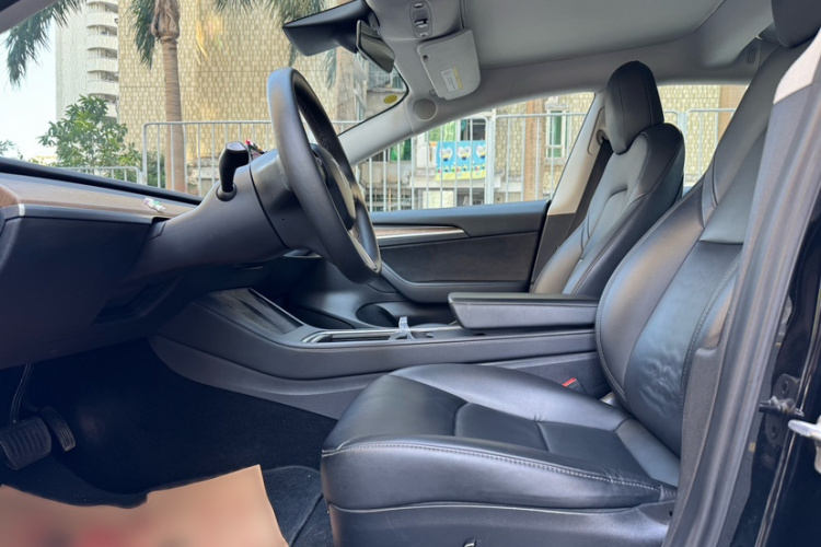 特斯拉 Model 3 2021款 标准续航后驱升级版中控内饰7005
