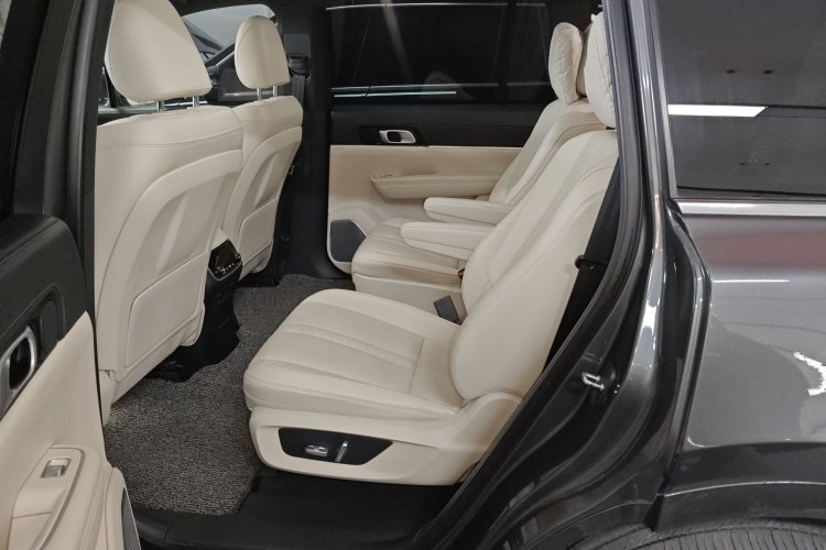 理想汽车 理想ONE 2020款 增程6座版中控内饰21