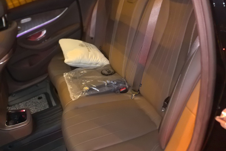 奔驰E级 2022款 改款三 E 300 L 时尚型中控内饰21