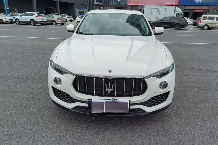 玛莎拉蒂 Levante 2016款 3.0T 标准型车身外观6001