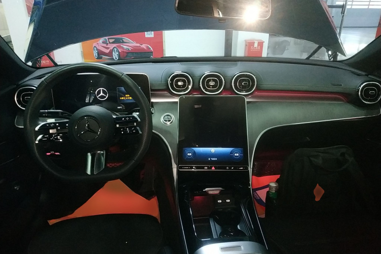 奔驰C级 2023款 C 200 L 运动版中控内饰12