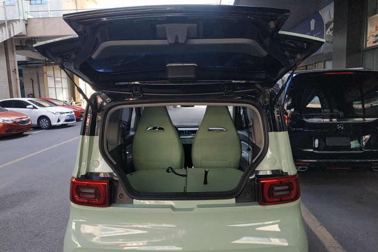 五菱汽车 宏光MINIEV 2022款 轻松款 三元锂机舱底盘23