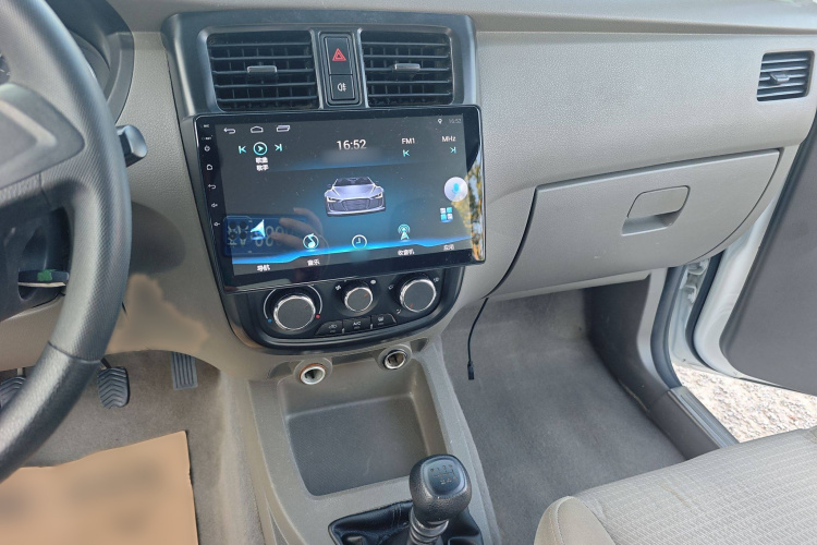 五菱汽车 五菱荣光V 2019款 1.5L封窗车实用型国VI LAR局部细节16