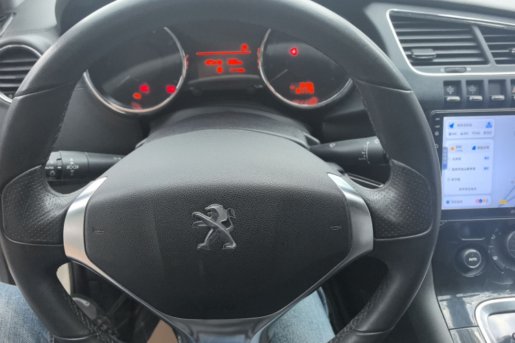 标致3008 2013款 1.6THP 自动至尚版局部细节13