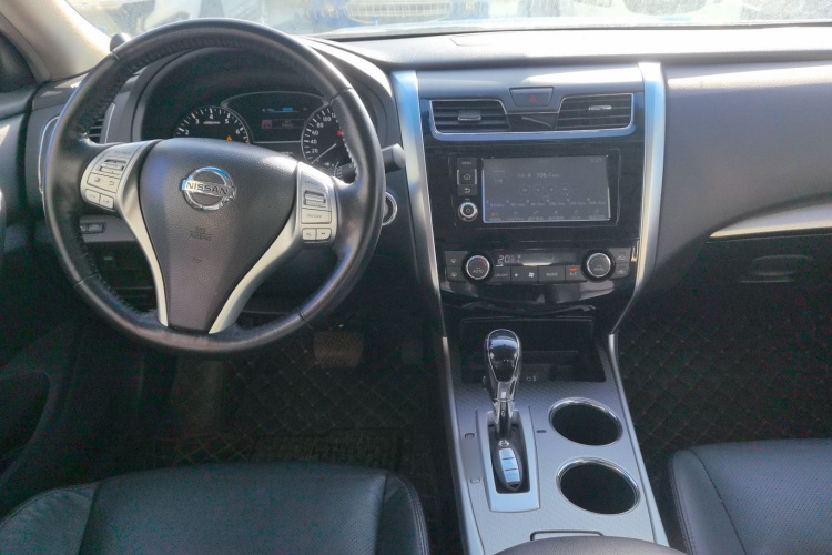 日产 天籁 2016款 改款 2.0L XL舒适版中控内饰12