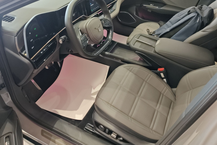 红旗EH7 2024款 760 Pro+ 四驱版局部细节19