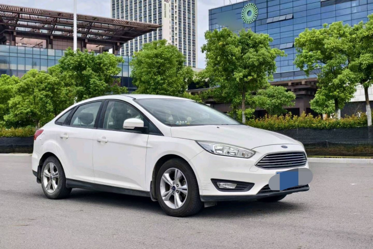 福特 福克斯 2017款 三厢 1.6L 手动舒适型智行版车身外观6002